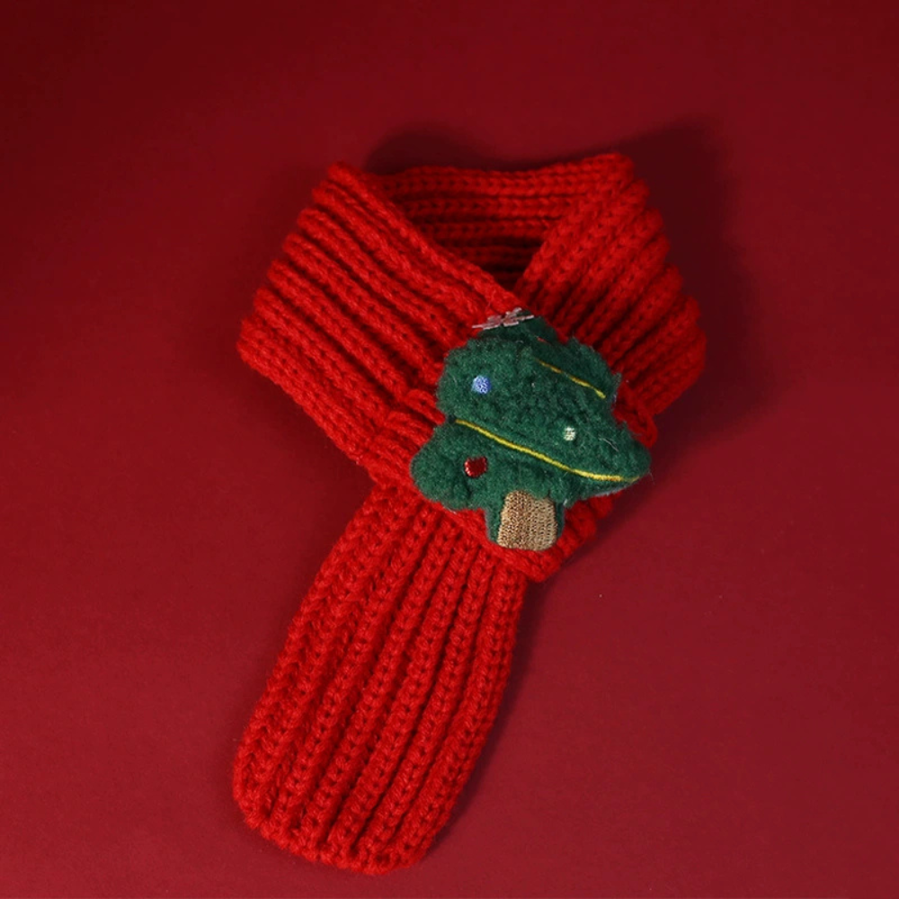 Winter Knit Scarf for Cats & Dogs – Cozy Holiday Pet Accessory